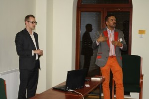 Sławek jak zwykle wyróżniał się ubraniem ;-)